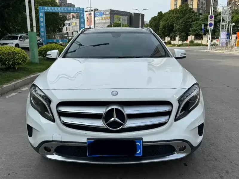 Mercedes-Benz GLA, 2015