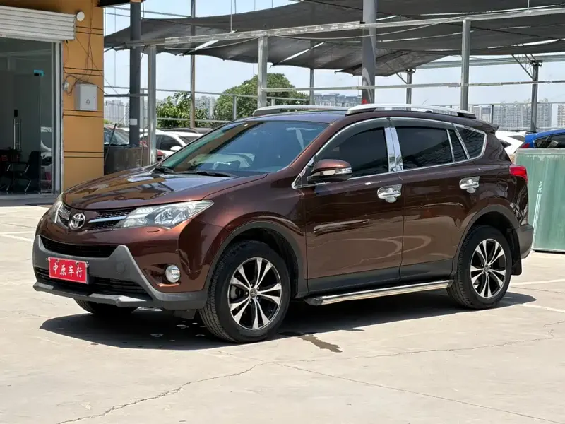 Toyota RAV4, 2015
