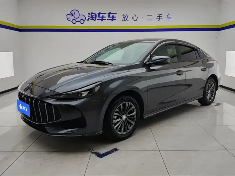 MG MG5, 2025
