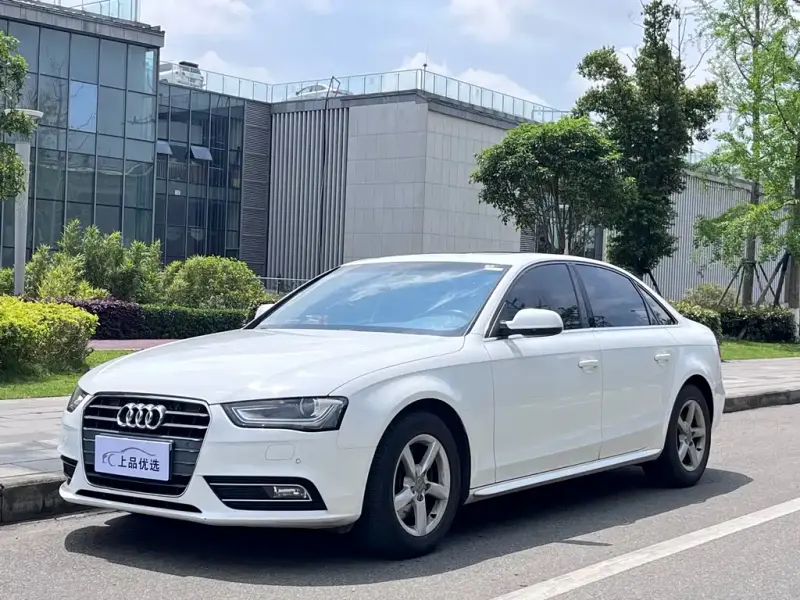 Audi A4L, 2015