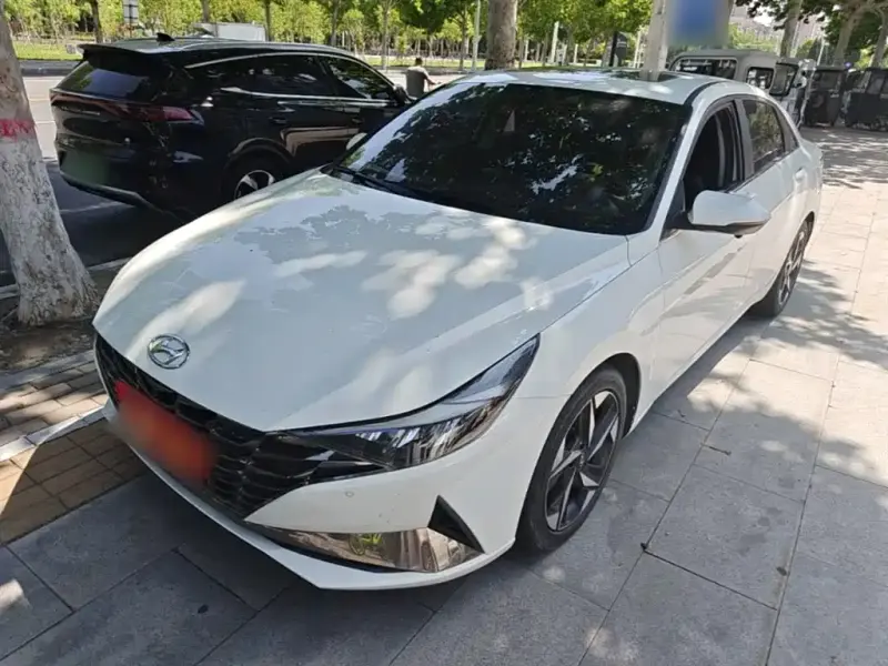 Hyundai Elantra, 2022