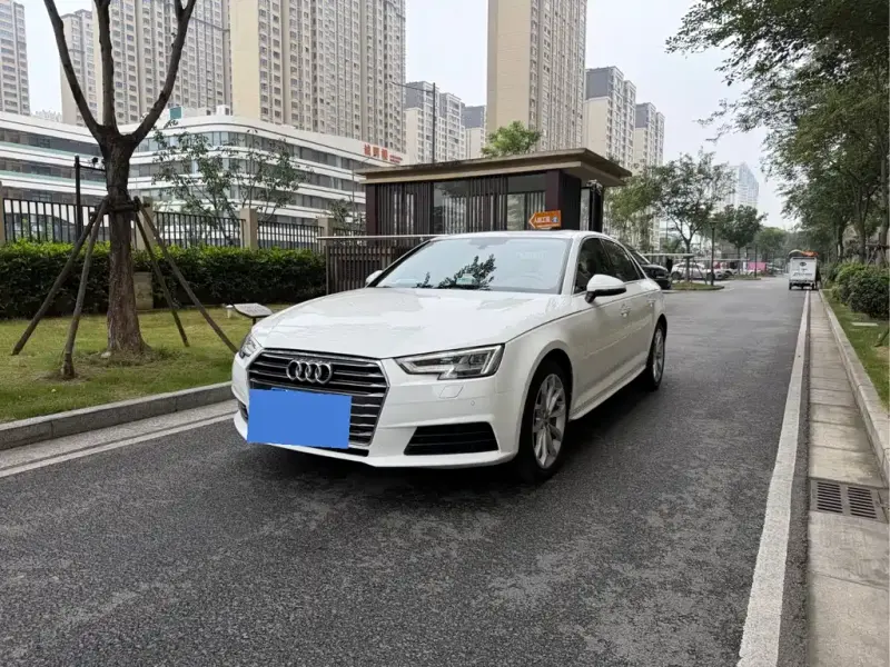 Audi A4L, 2018