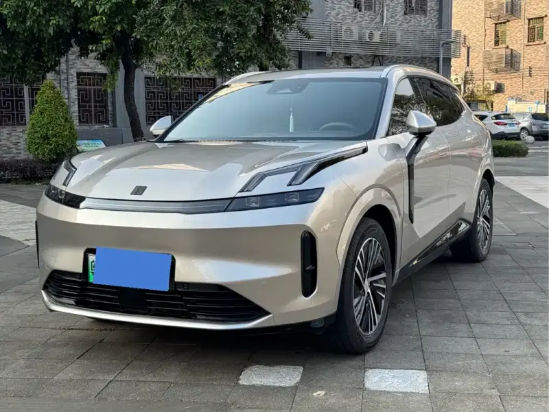 Lynk & Co 08 EM-P, 2025