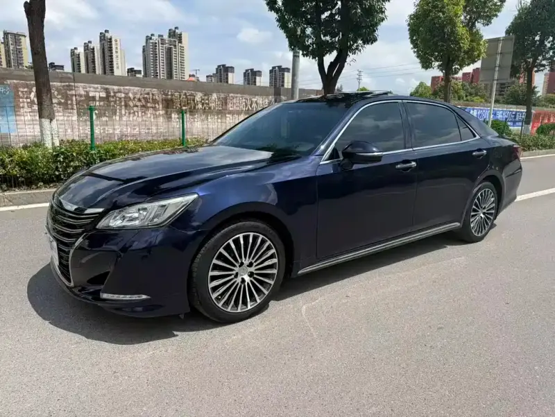 Toyota Crown, 2019