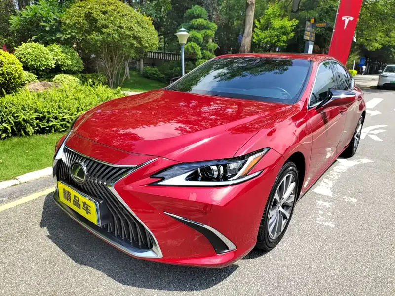 Lexus ES, 2019
