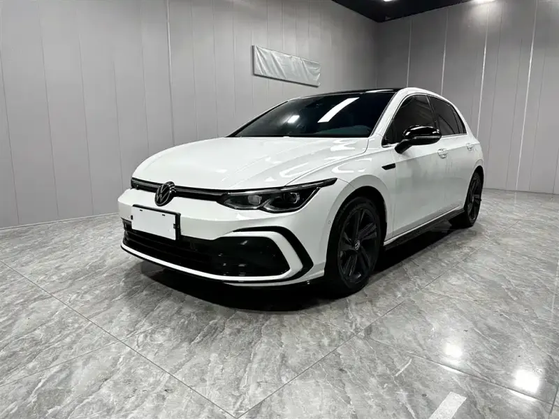 Volkswagen Golf, 2024