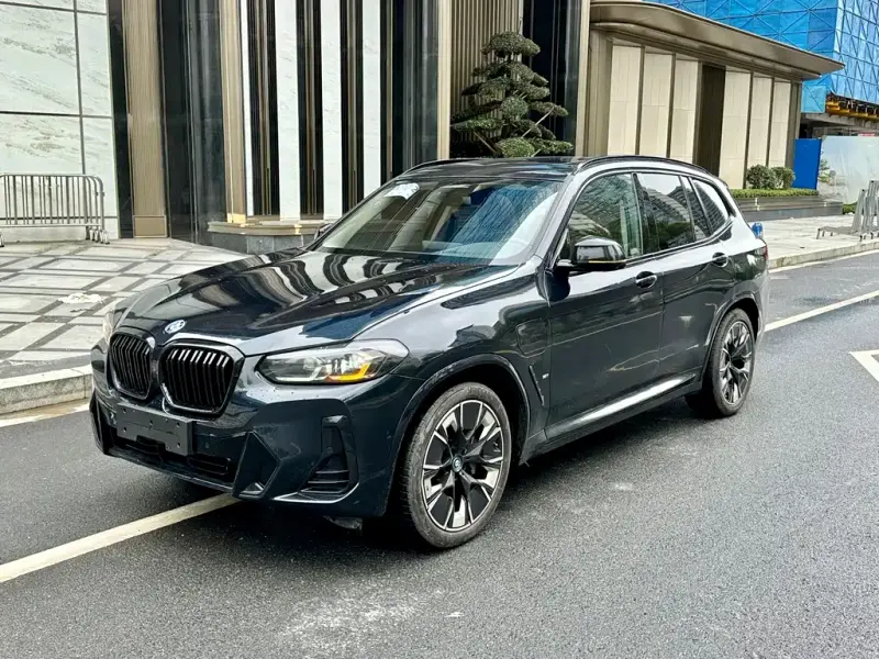 BMW iX3, 2023