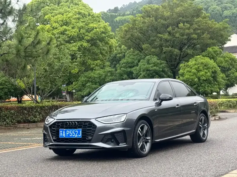 Audi A4L, 2022