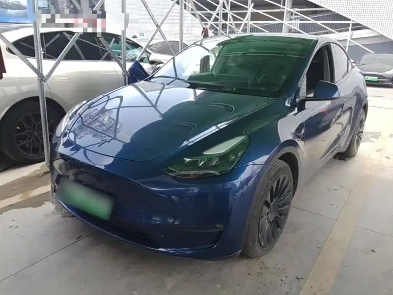 Tesla Model Y, 2021