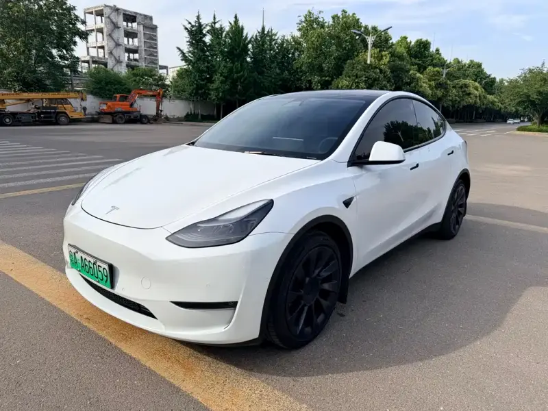 Tesla Model Y, 2022