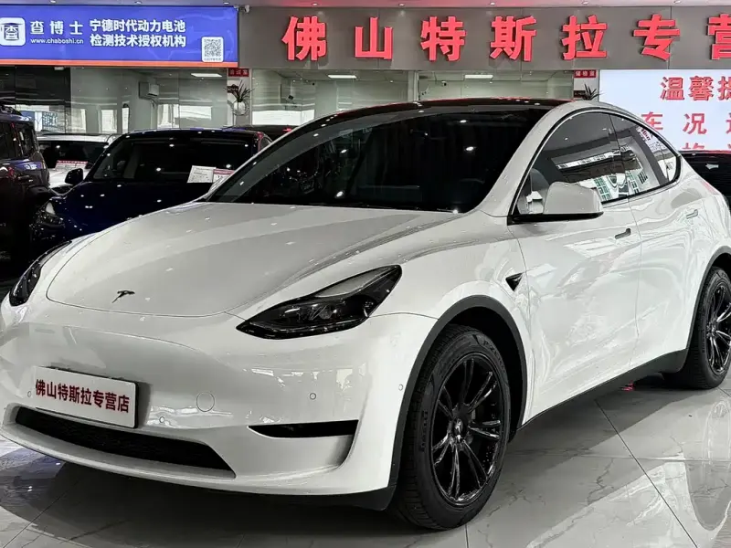 Tesla Model Y, 2022
