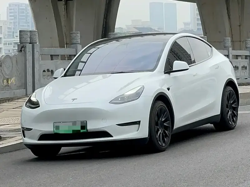 Tesla Model Y, 2022