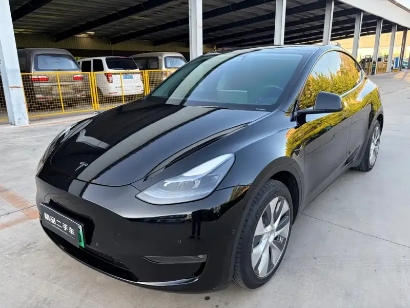 Tesla Model Y, 2023