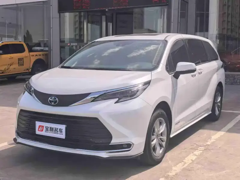 Toyota Sienna, 2023