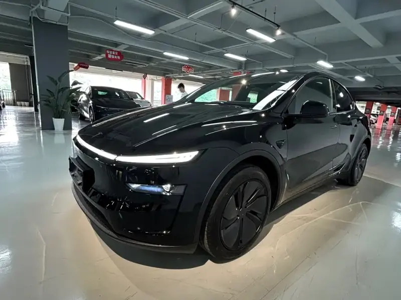 Tesla Model Y, 2026