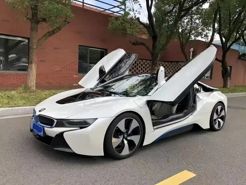 BMW i8, 2015