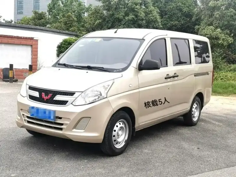 Wuling Rongguang V, 2017