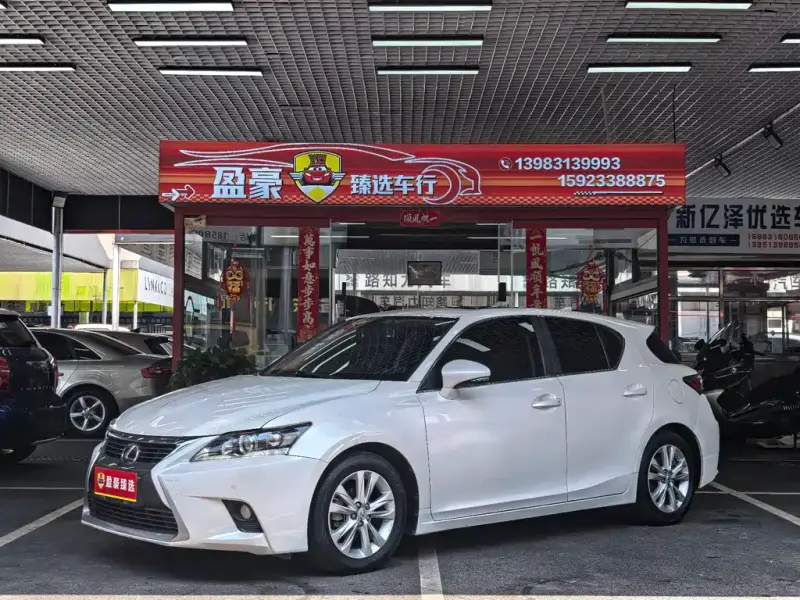 Lexus CT, 2017