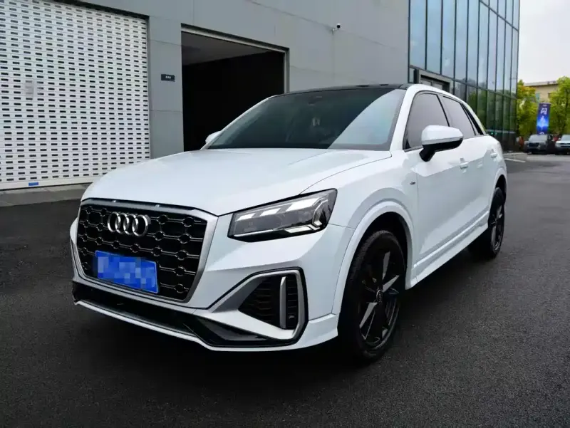 Audi Q2L, 2022