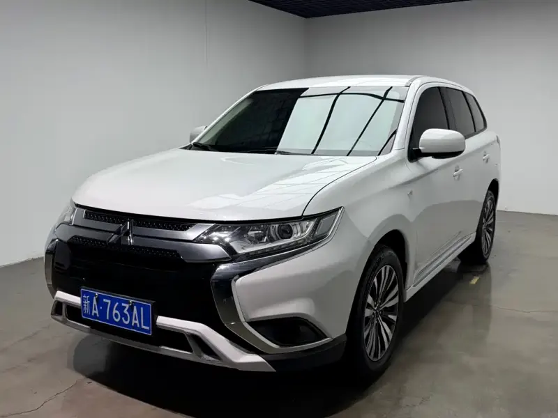 Mitsubishi Outlander, 2023
