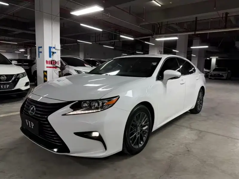 Lexus ES, 2017