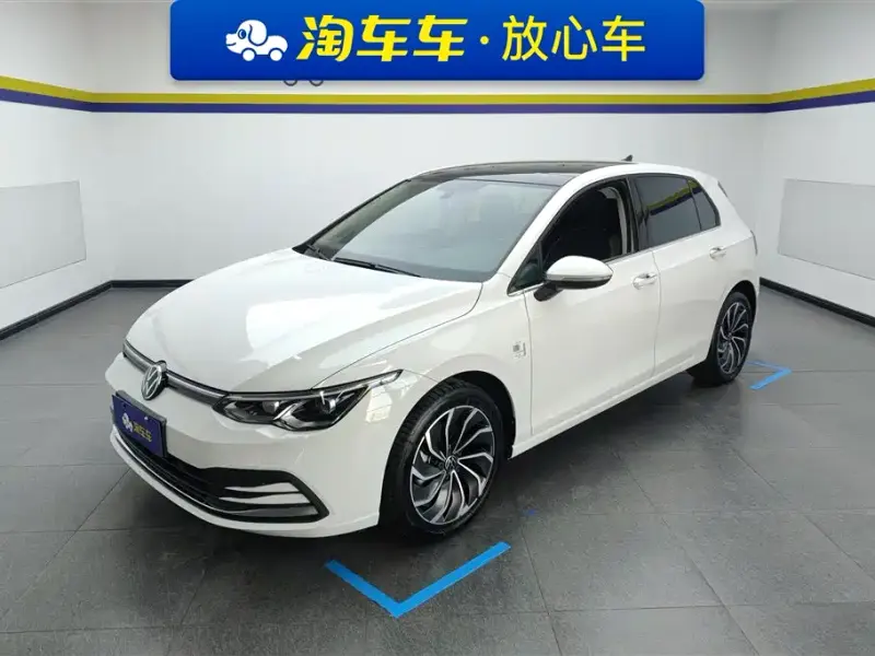 Volkswagen Golf, 2024