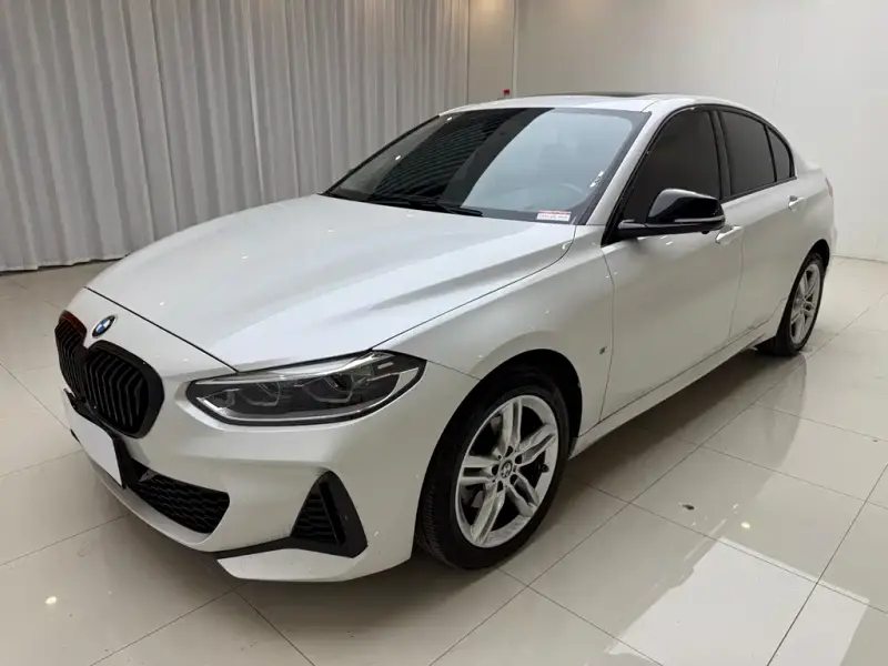 BMW 1 Series, 2022
