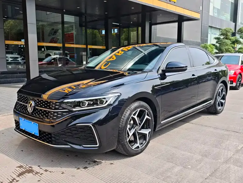 Volkswagen Passat, 2023
