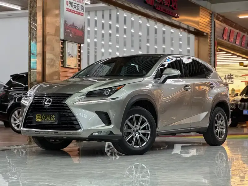 Lexus NX, 2020