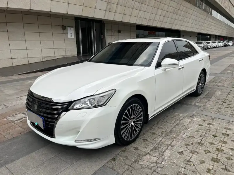 Toyota Crown, 2018