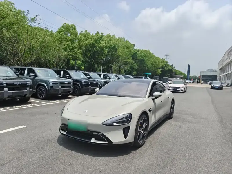 Xiaomi SU7, 2025