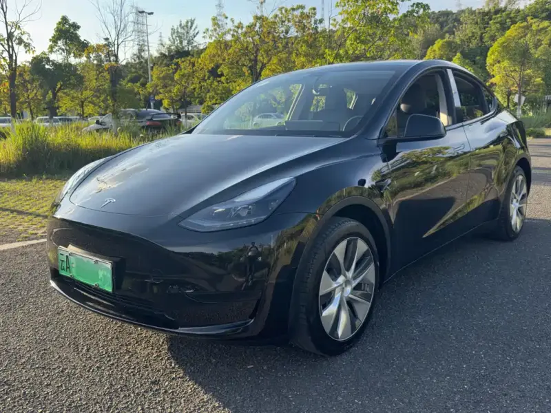 Tesla Model Y, 2023