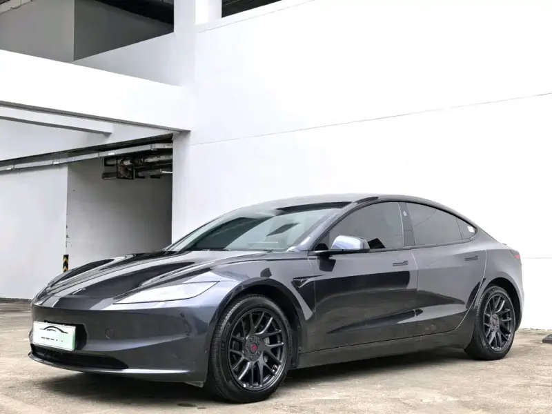 Tesla Model 3, 2025