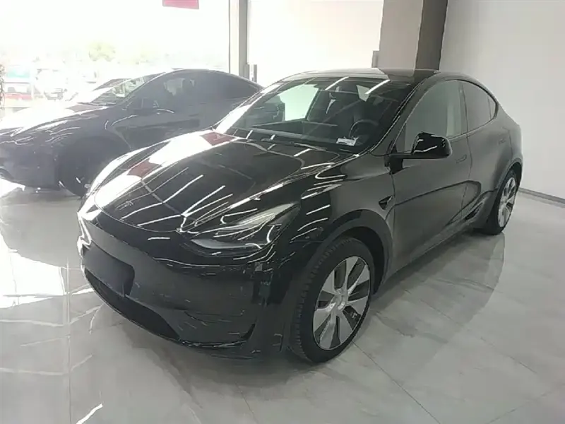 Tesla Model Y, 2023