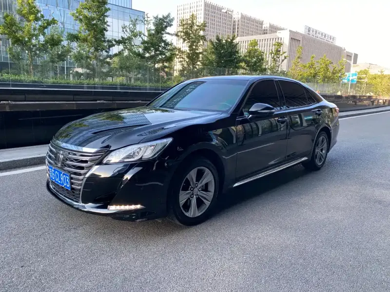 Toyota Crown, 2017