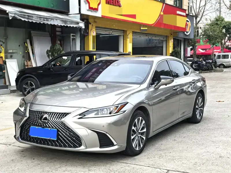 Lexus ES, 2023