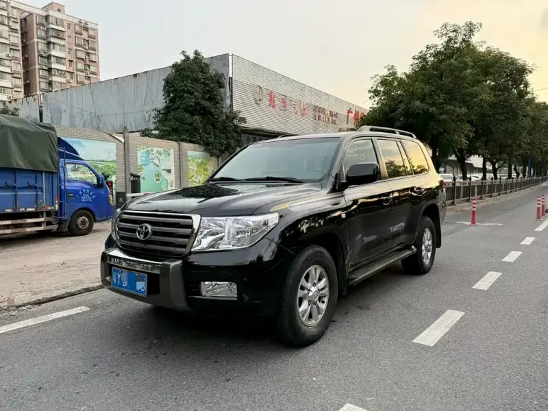 Toyota Land Cruiser, 2011