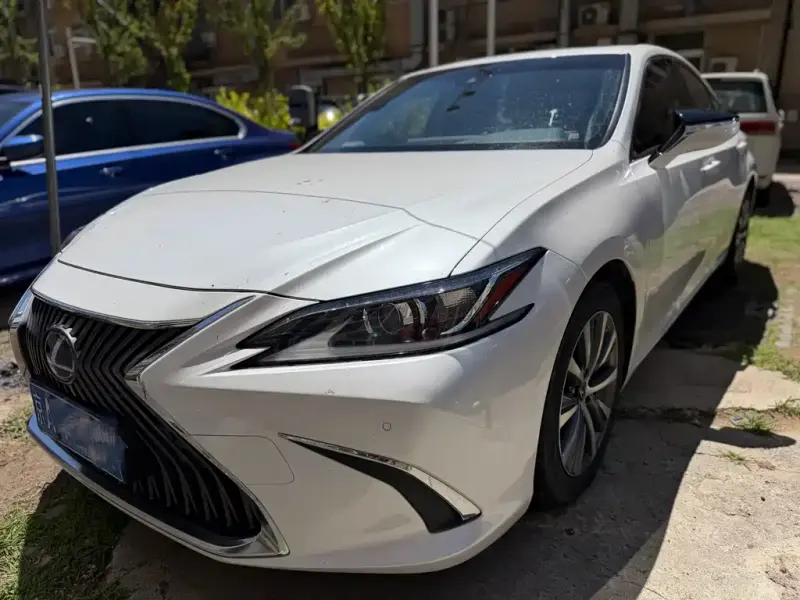 Lexus ES, 2021