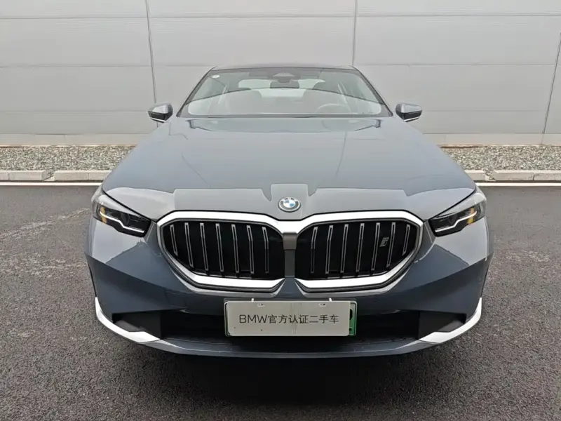 BMW i5, 2025
