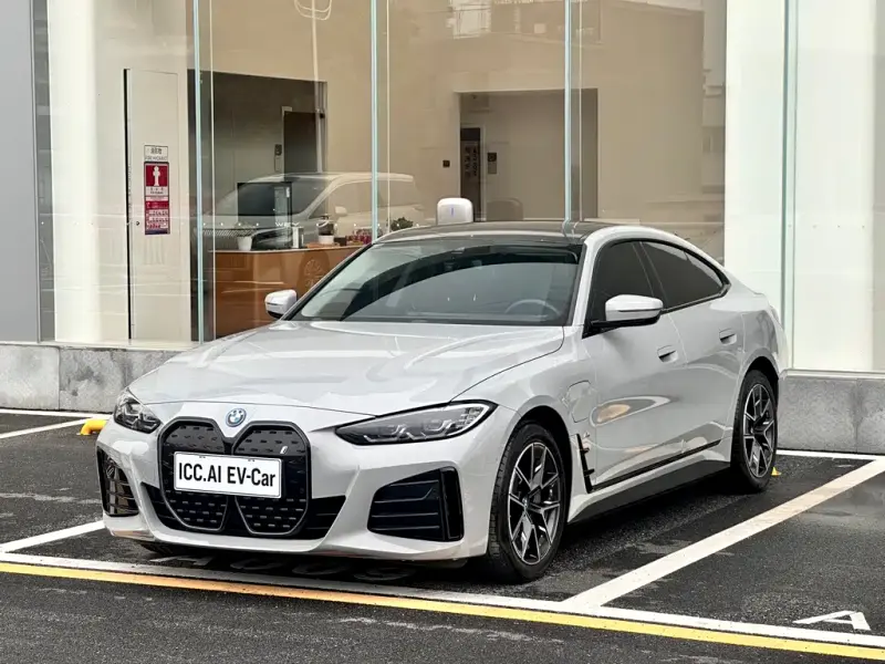 BMW i4, 2025