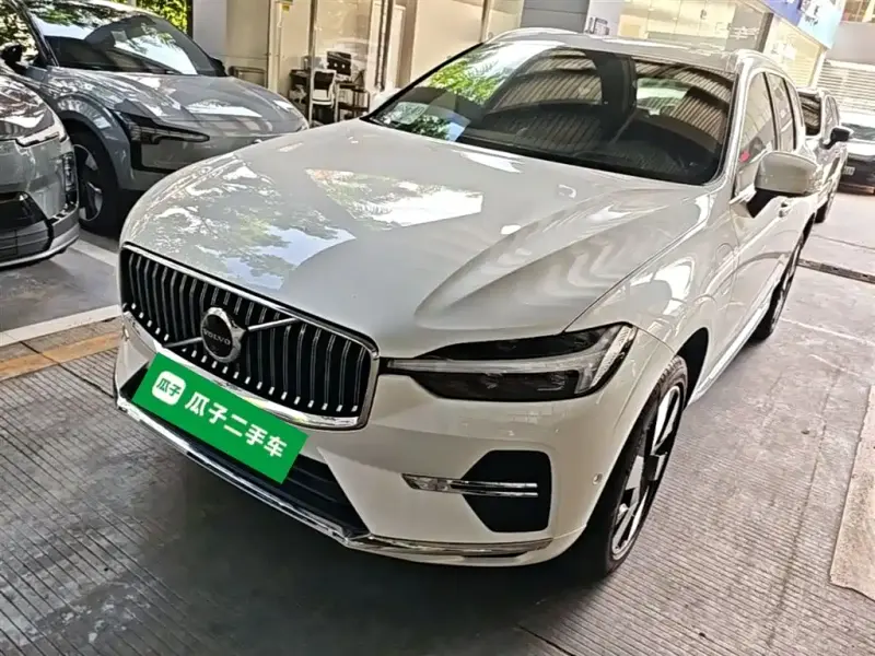 Volvo XC60 PHEV, 2024