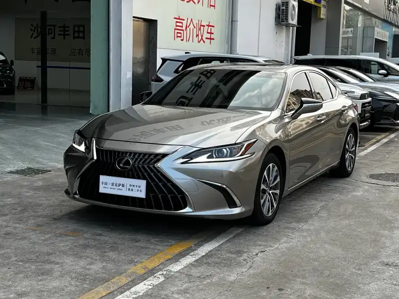 Lexus ES, 2023