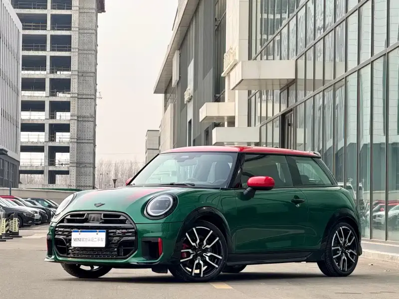 MINI JCW, 2025