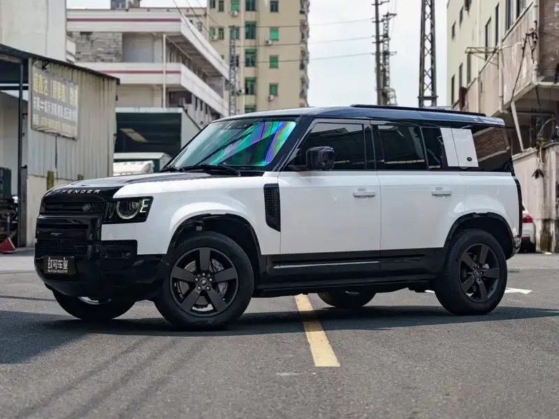 Land Rover Defender, 2023