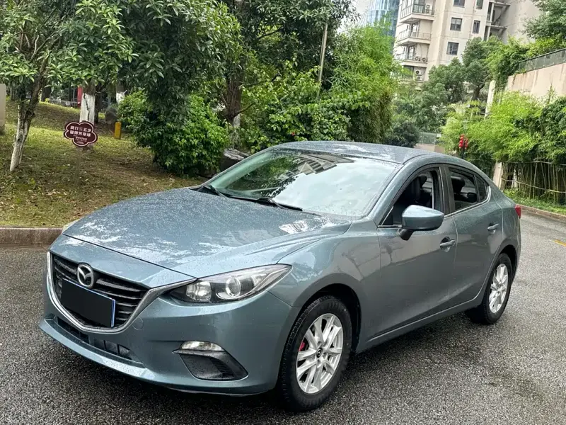 Mazda 3 Axela, 2015