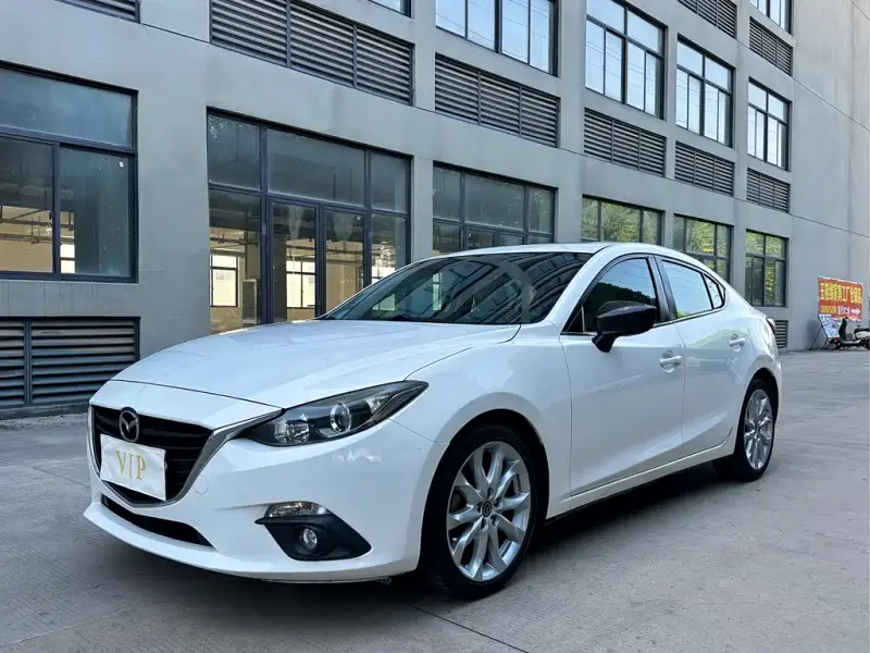 Mazda 3 Axela, 2015