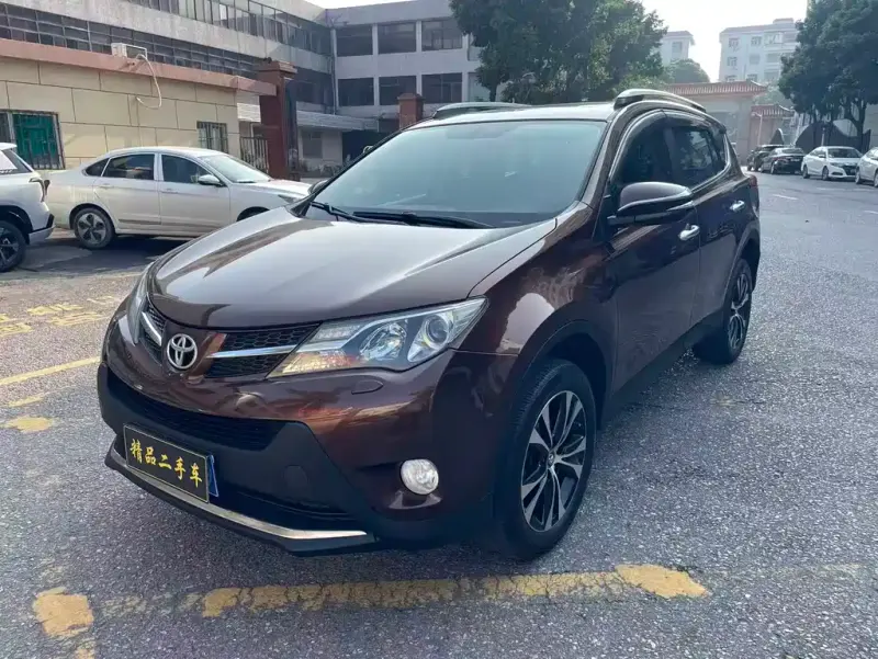 Toyota RAV4, 2015