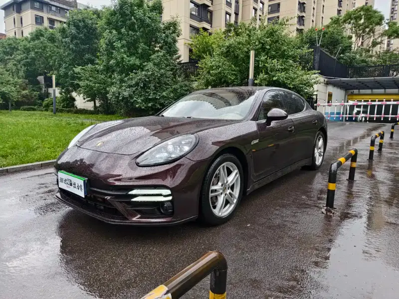 Porsche Panamera, 2011