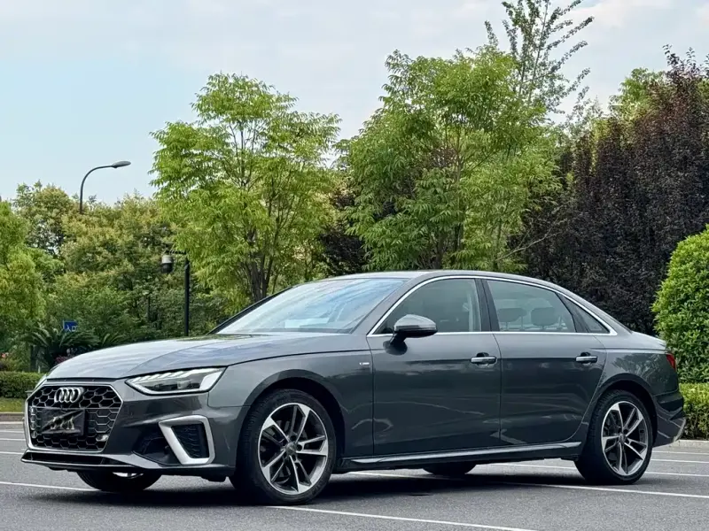 Audi A4L, 2021