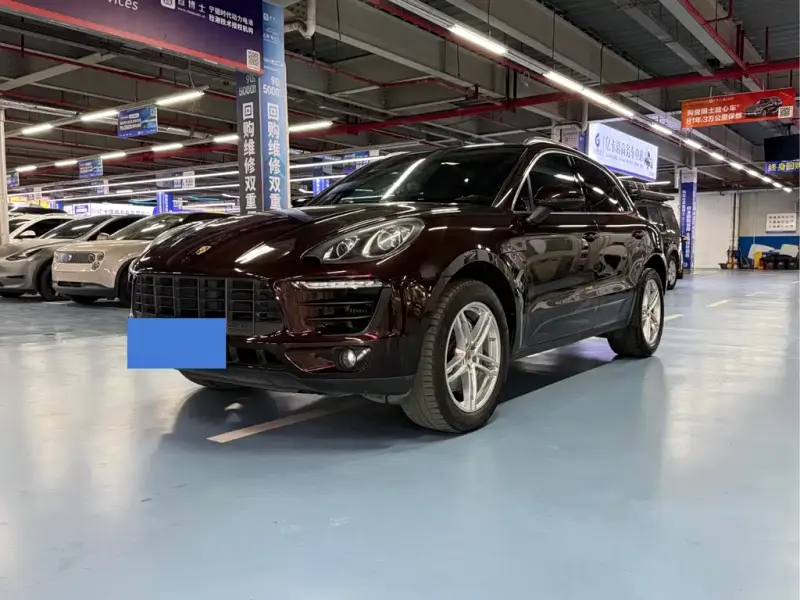 Porsche Macan, 2015